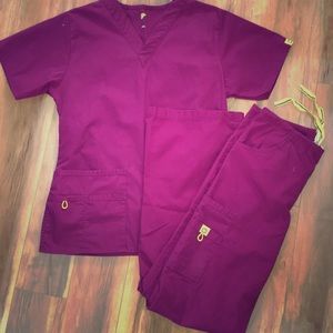 Wonder Wink Wine Scrub Set